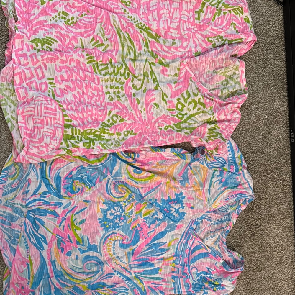 2 lily Pulitzer t shirts